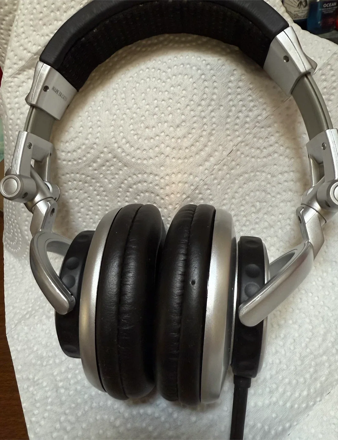 Sony MDR-V700 Dynamic Stereo Headphones image indicator(3)