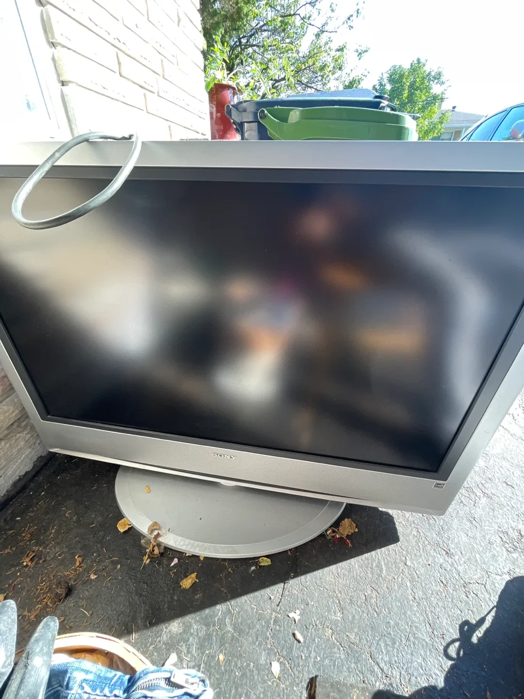 Sony Bravia KLV-S40A10 40" TV thumbnail