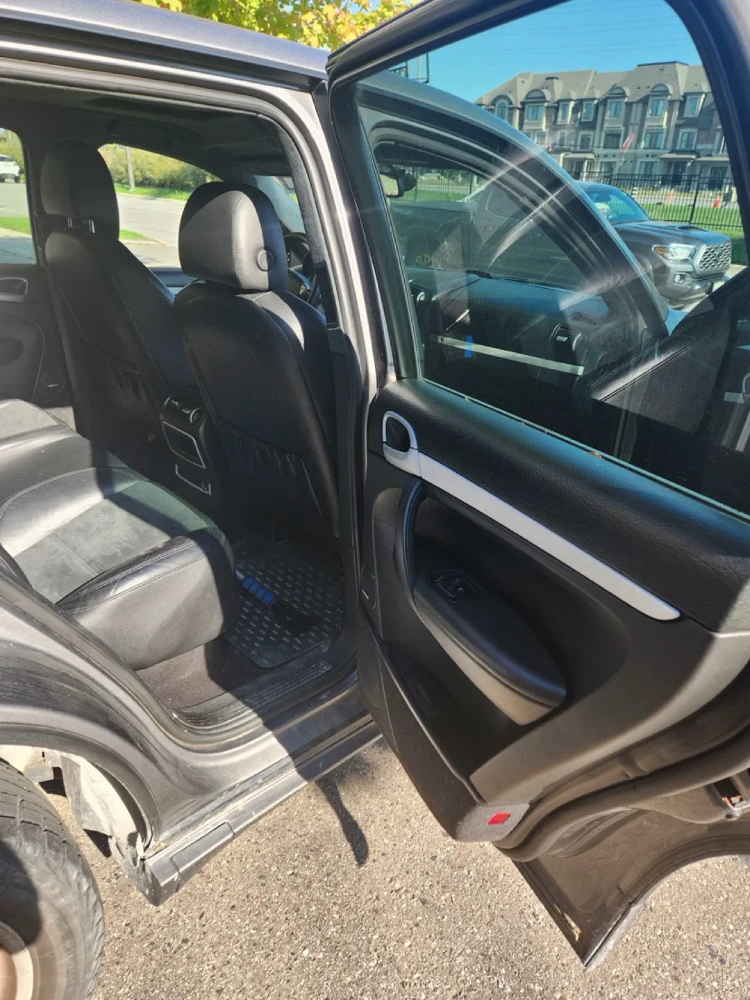 Porsche Cayenne SUV image indicator(10)