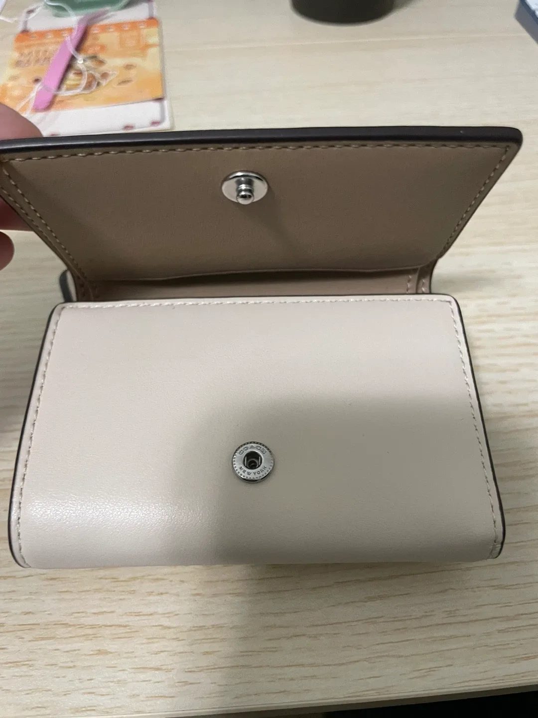 Coach Trifold Wallet - Off White image indicator(4)