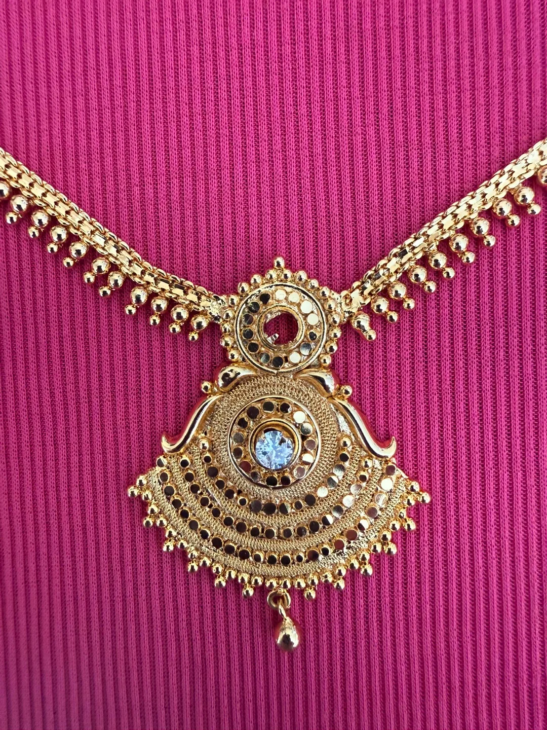 Gold-toned Necklace 🆕 💰Price Negotiable!! image indicator(4)