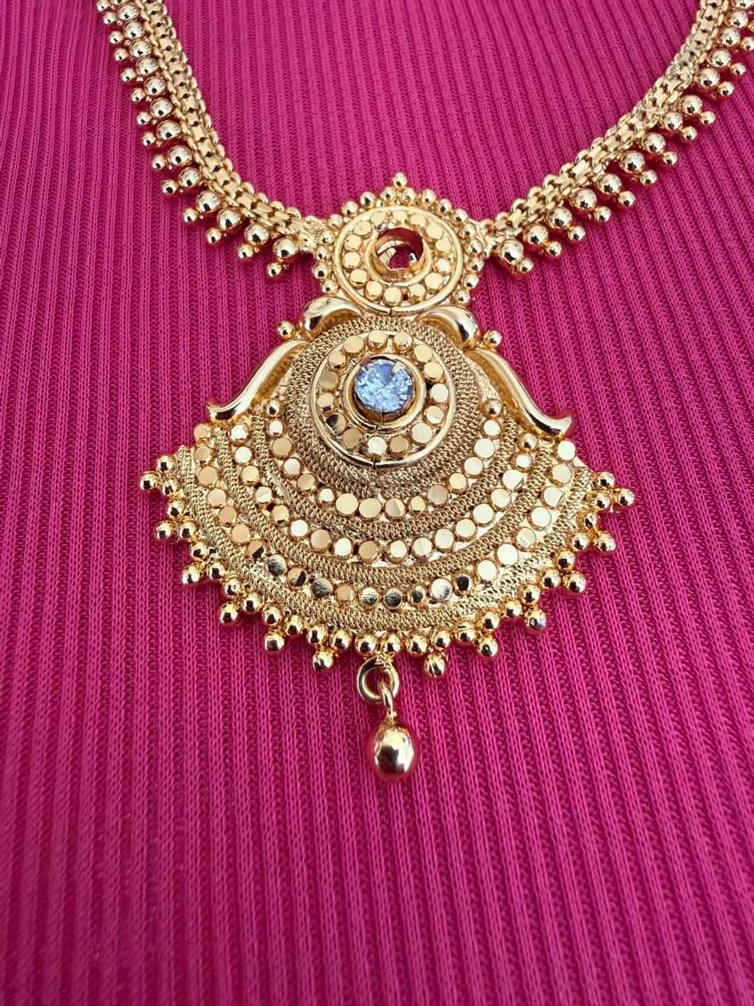 Gold-toned Necklace 🆕 💰Price Negotiable!! image indicator(7)