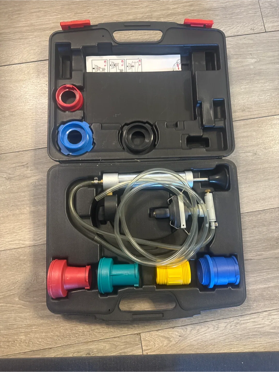 Matco Tools UniTest Cooling System Pressure Tester Deluxe Kit image indicator(2)