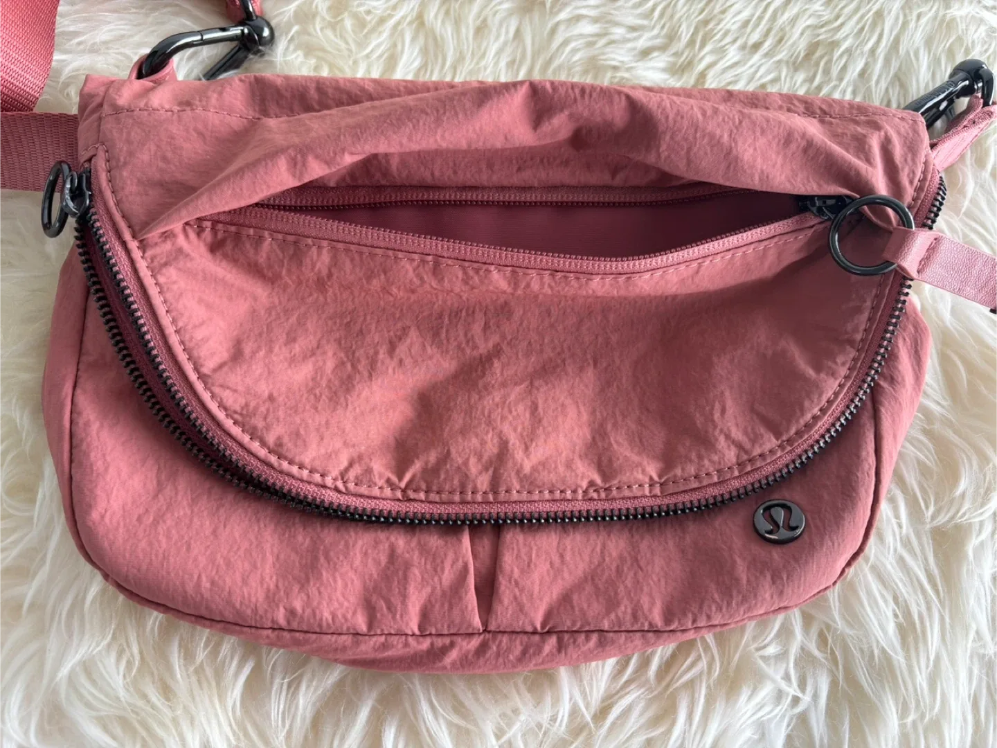 Lululemon All Night Festival Bag 5L image indicator(6)
