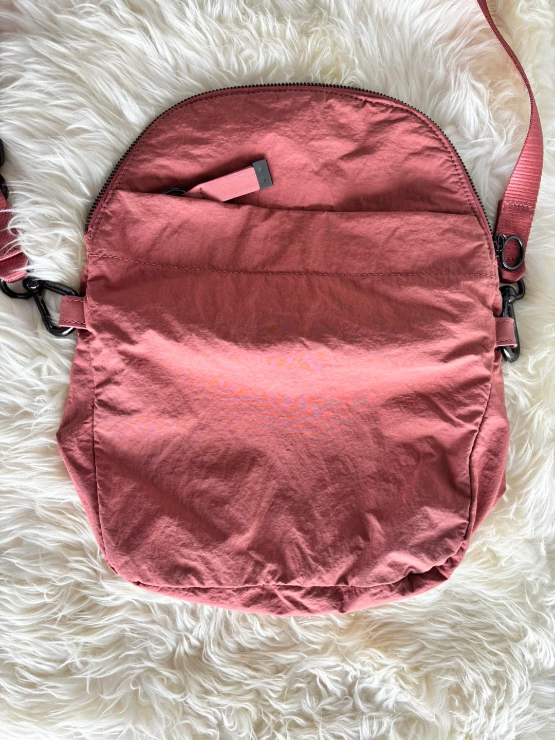 Lululemon All Night Festival Bag 5L image indicator(5)
