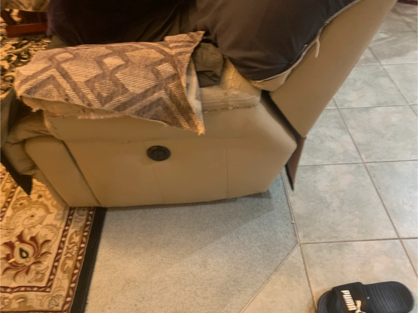 Beige Sofa & Recliner Set free - photo 2