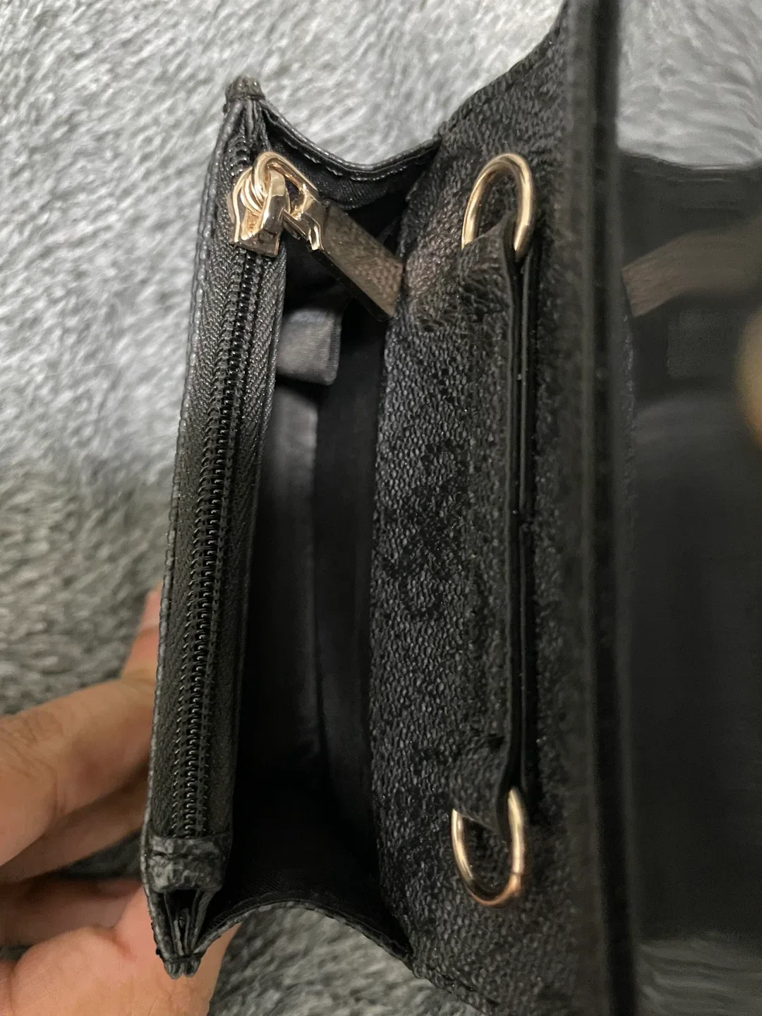 Guess Black Wallet image indicator(4)