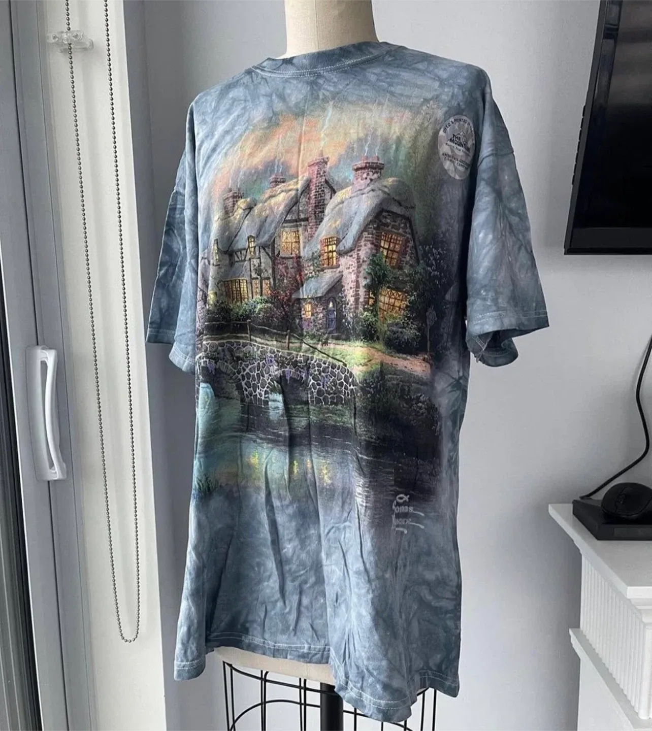 The Mountain Thomas Kinkade Tshirt size XL thumbnail