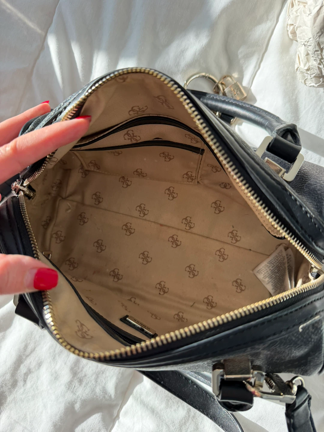 Guess Est 1981 Black Satchel - photo 4