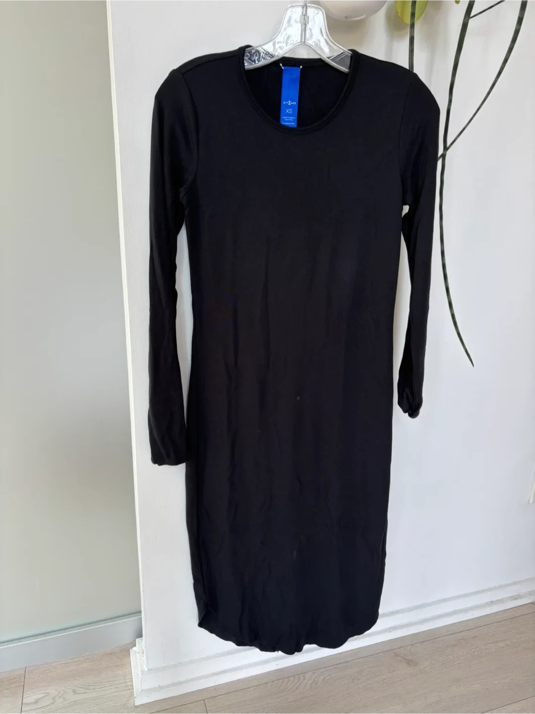 Kit and Ace Black Dress Size XS image indicator(2)