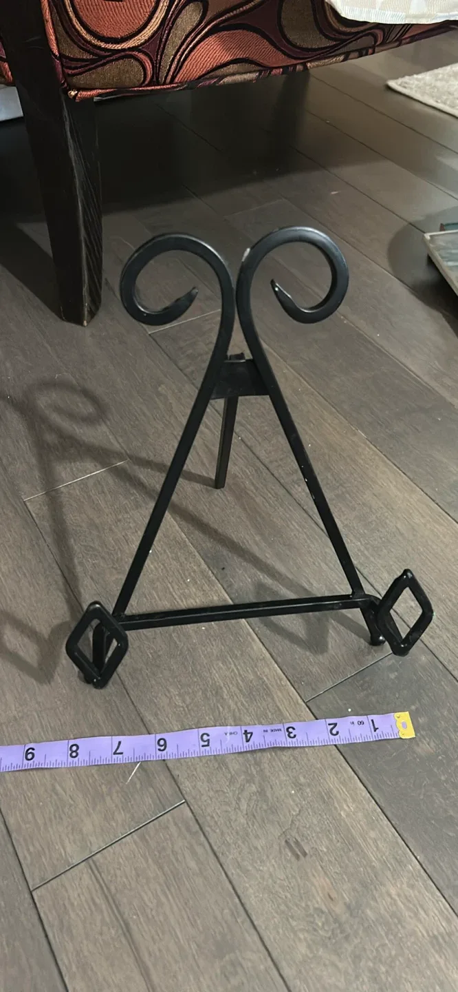 Black Metal Easel Stand thumbnail