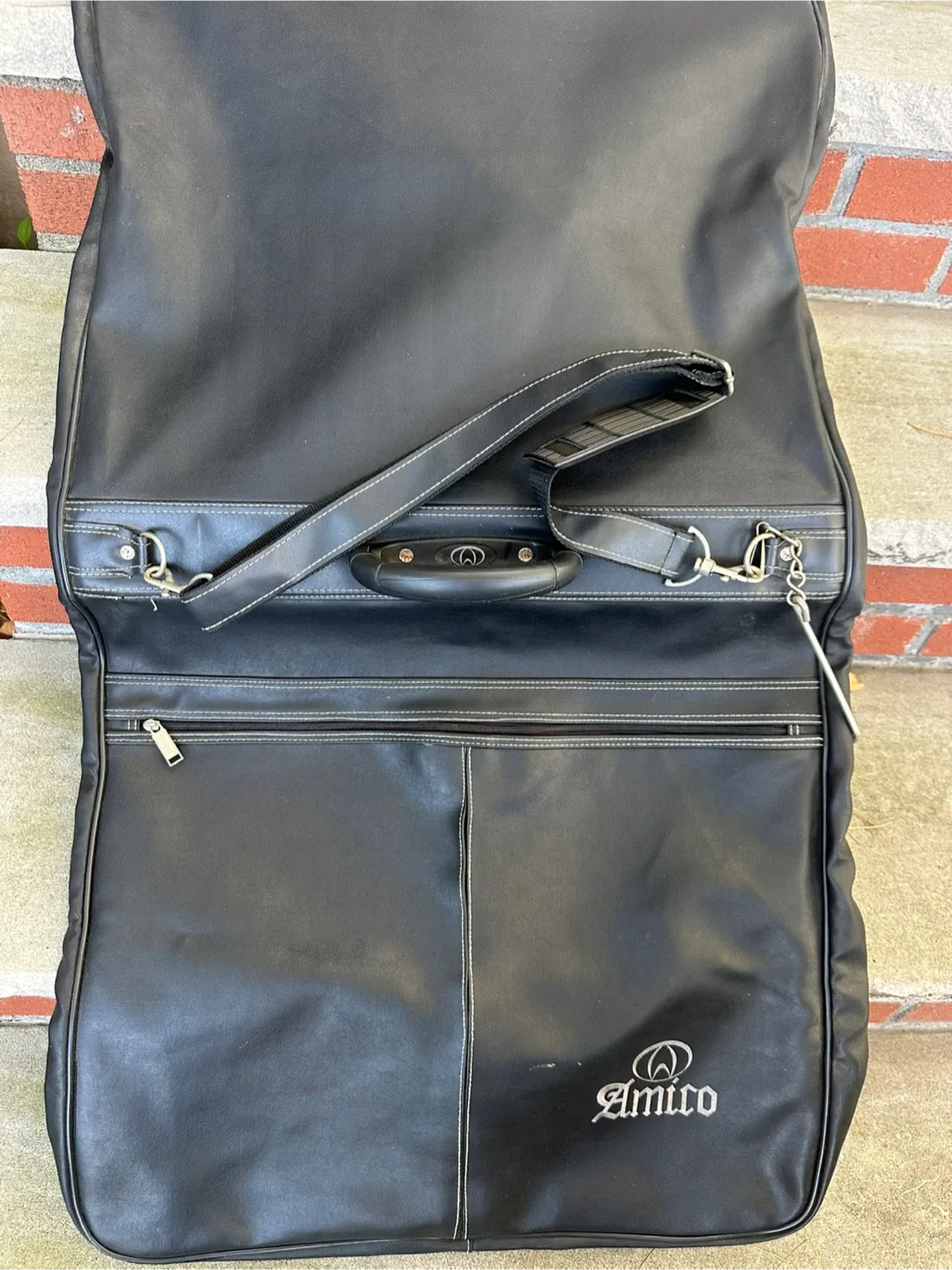 Amico Black Garment Bag image indicator(4)