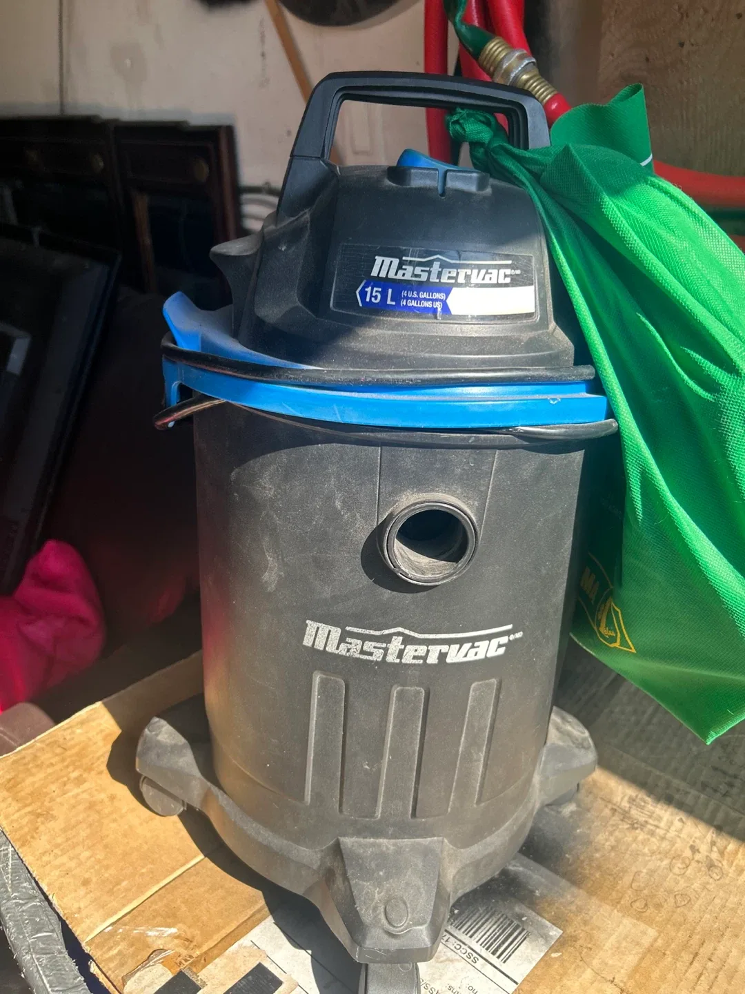 Mastervac VO405P 15L Wet/Dry Shop Vacuum image indicator(2)