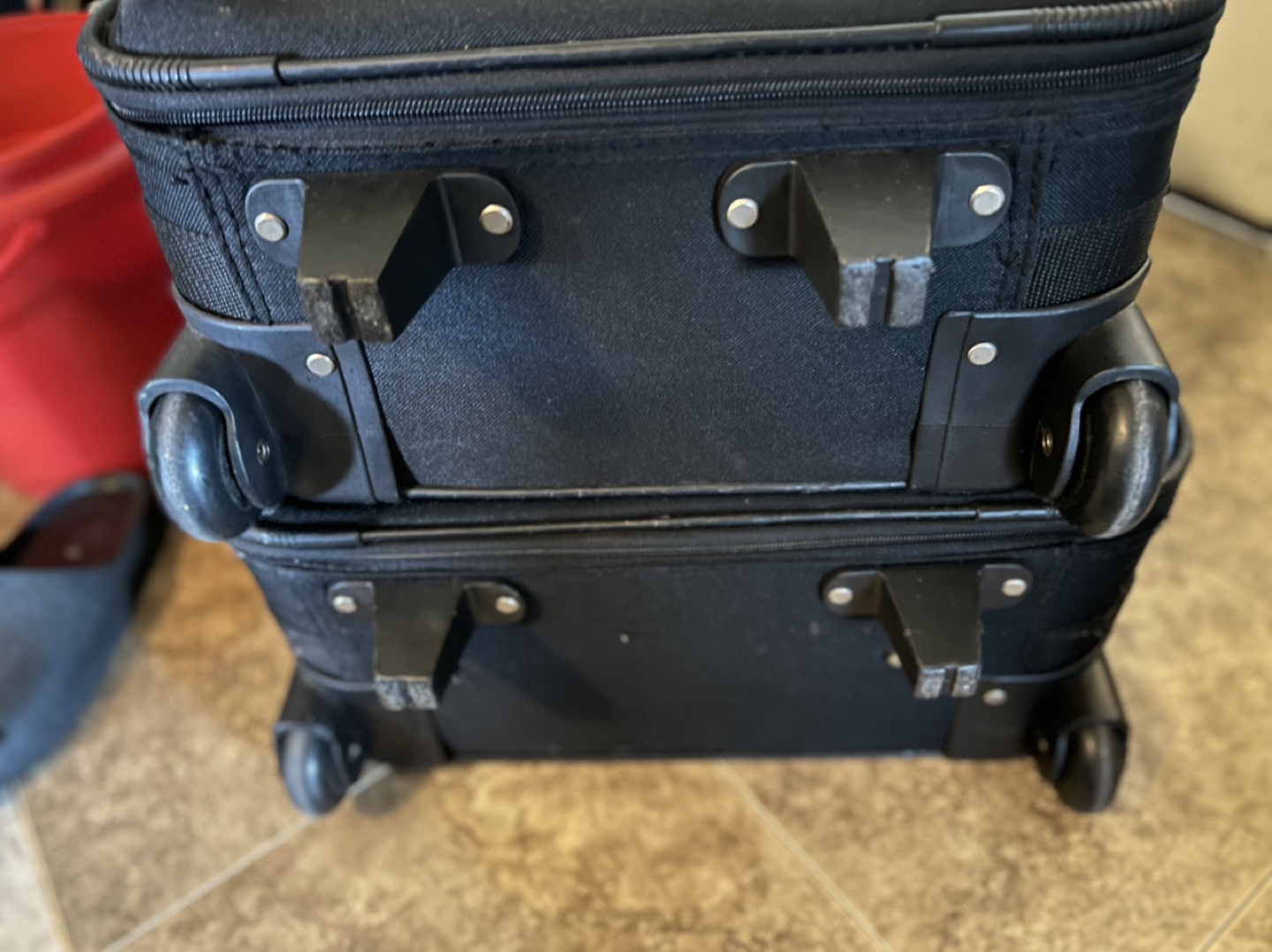 American Tourister 2-Piece Luggage Set - photo 4