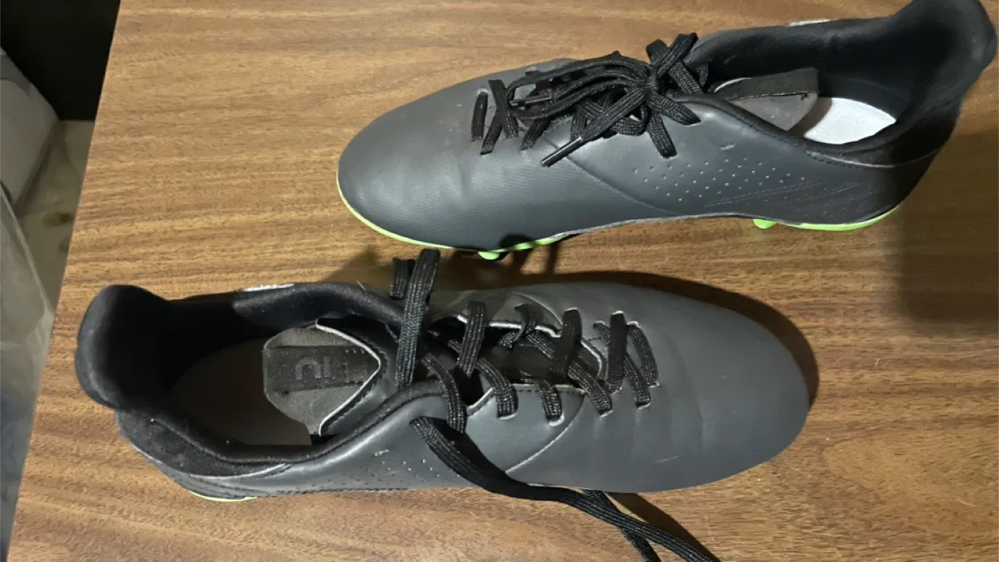 Black & Green Soccer Cleats image indicator(3)