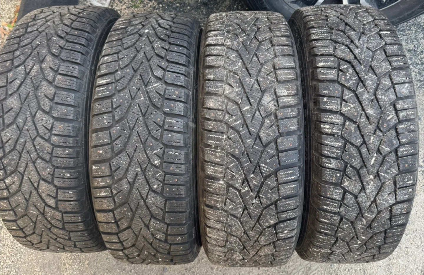 225/60r17 Studded Winter tires+rims 5x114.3 Bolt pattern image indicator(3)