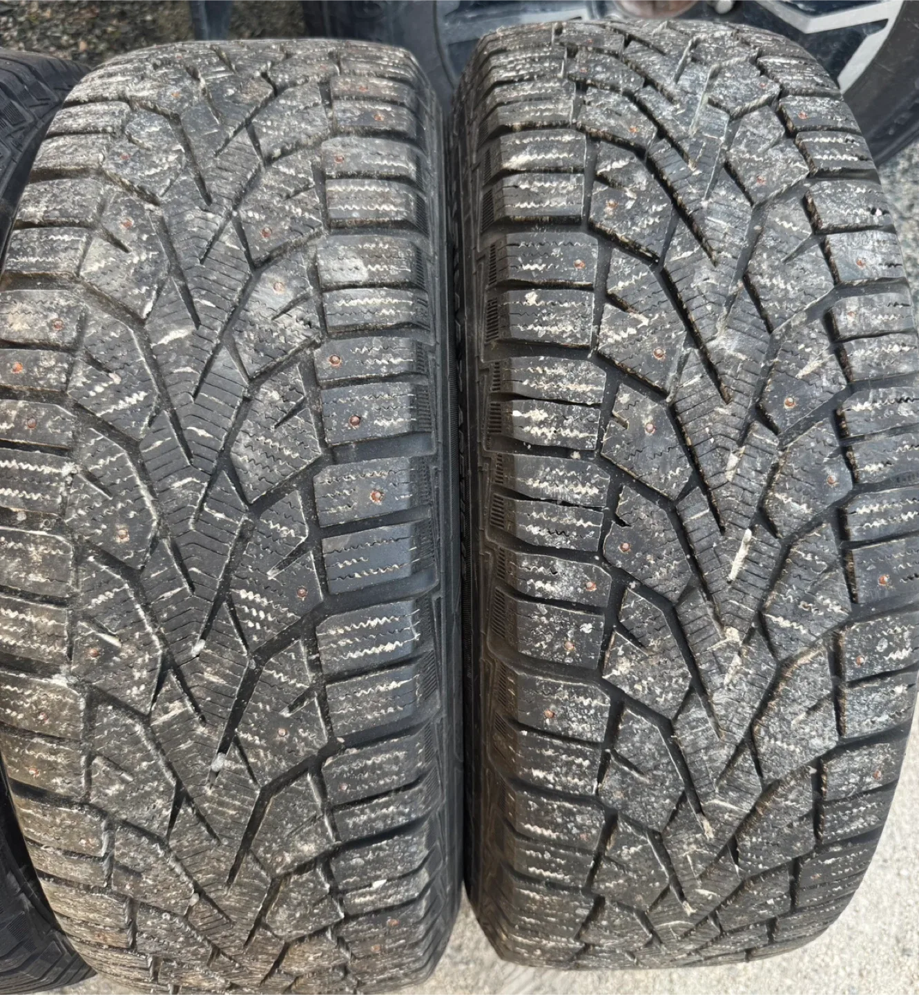 225/60r17 Studded Winter tires+rims 5x114.3 Bolt pattern image indicator(5)