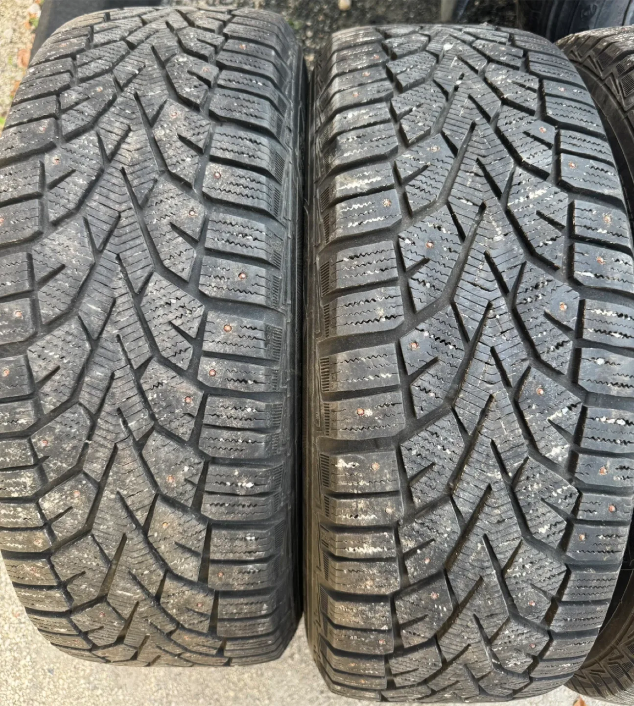 225/60r17 Studded Winter tires+rims 5x114.3 Bolt pattern image indicator(4)