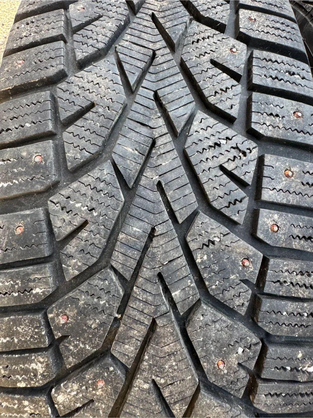 225/60r17 Studded Winter tires+rims 5x114.3 Bolt pattern image indicator(7)