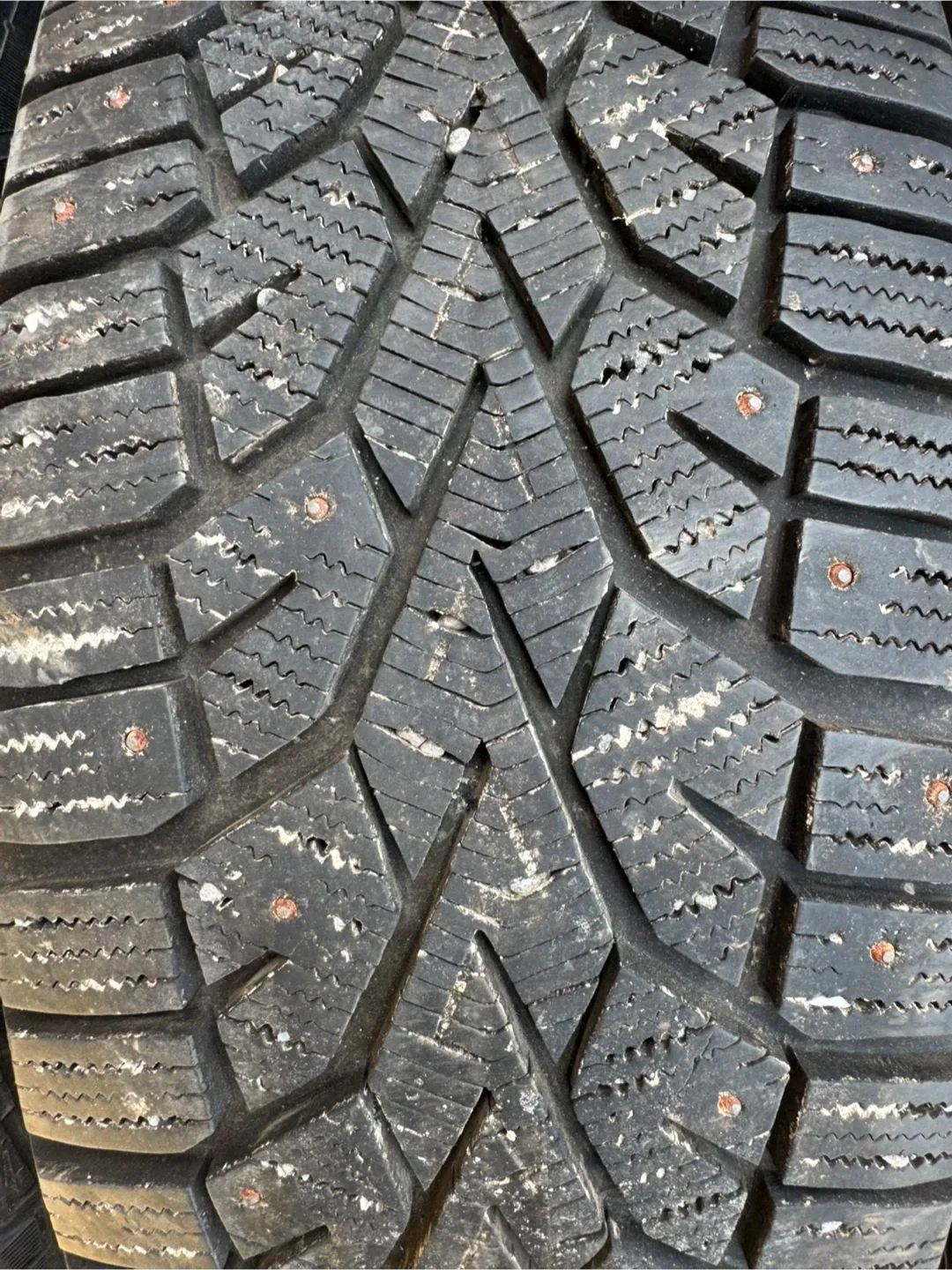 225/60r17 Studded Winter tires+rims 5x114.3 Bolt pattern image indicator(10)