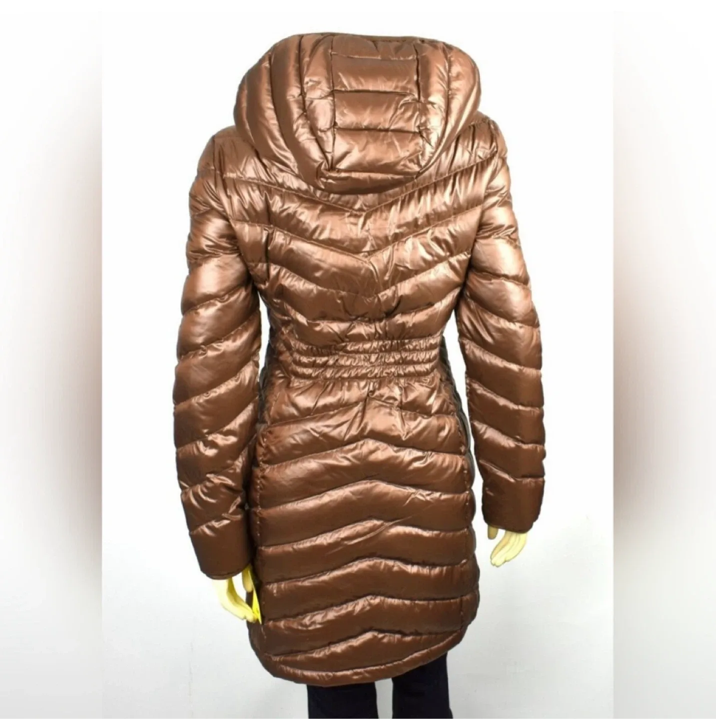 Andrew Marc 650 Fill Down Packable Puffer with Removable Hood image indicator(8)