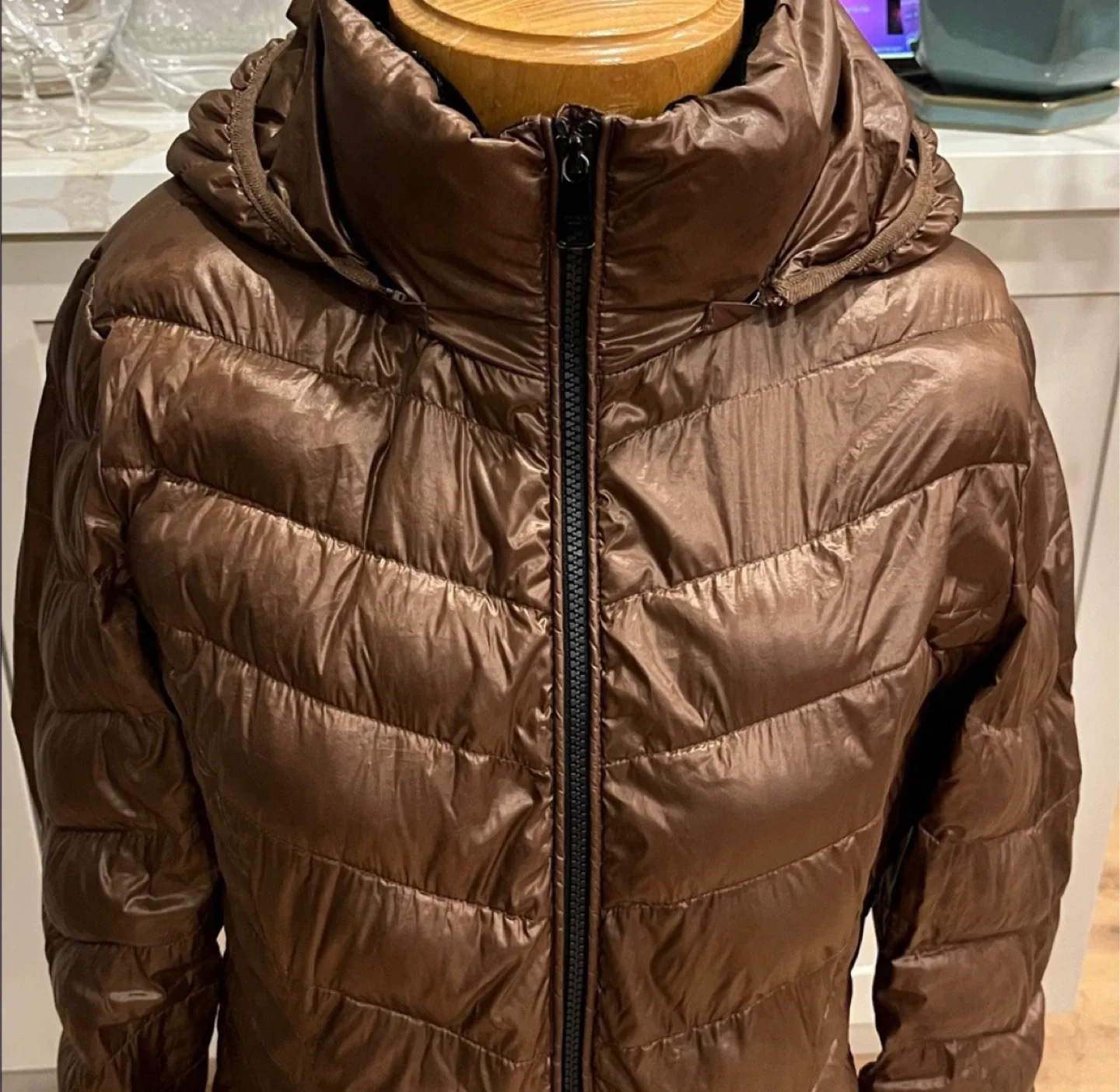 Andrew Marc 650 Fill Down Packable Puffer with Removable Hood image indicator(2)