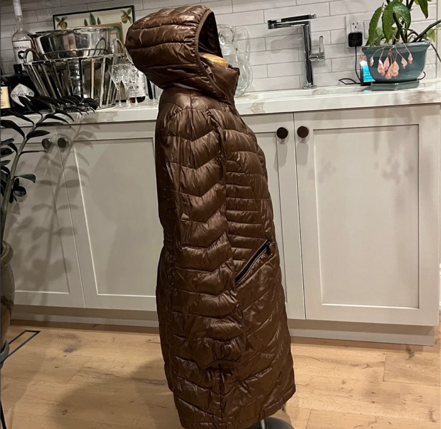 Andrew Marc 650 Fill Down Packable Puffer with Removable Hood image indicator(4)