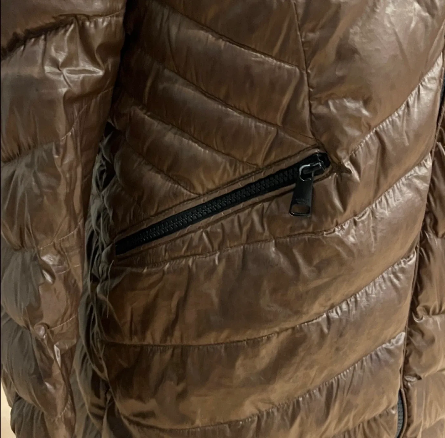 Andrew Marc 650 Fill Down Packable Puffer with Removable Hood image indicator(3)