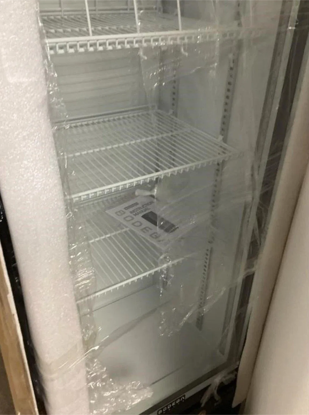 9 CU.FT Display Refrigerator - Like New! image indicator(3)