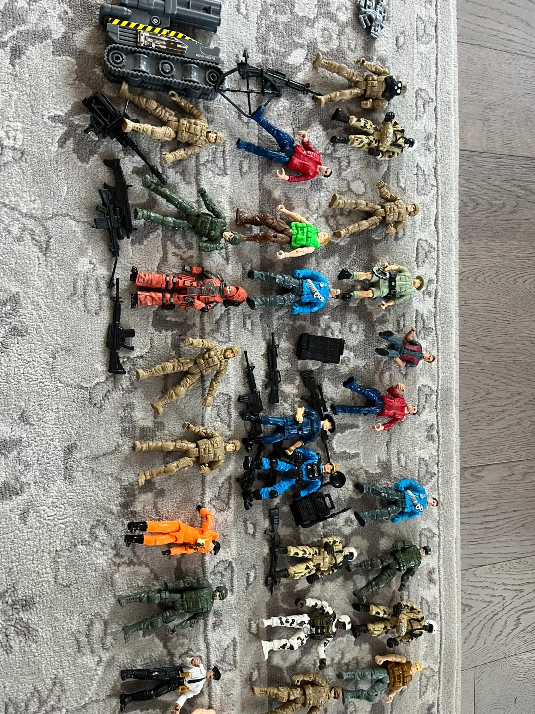 Toy Military Vehicles and Action Figures image indicator(2)