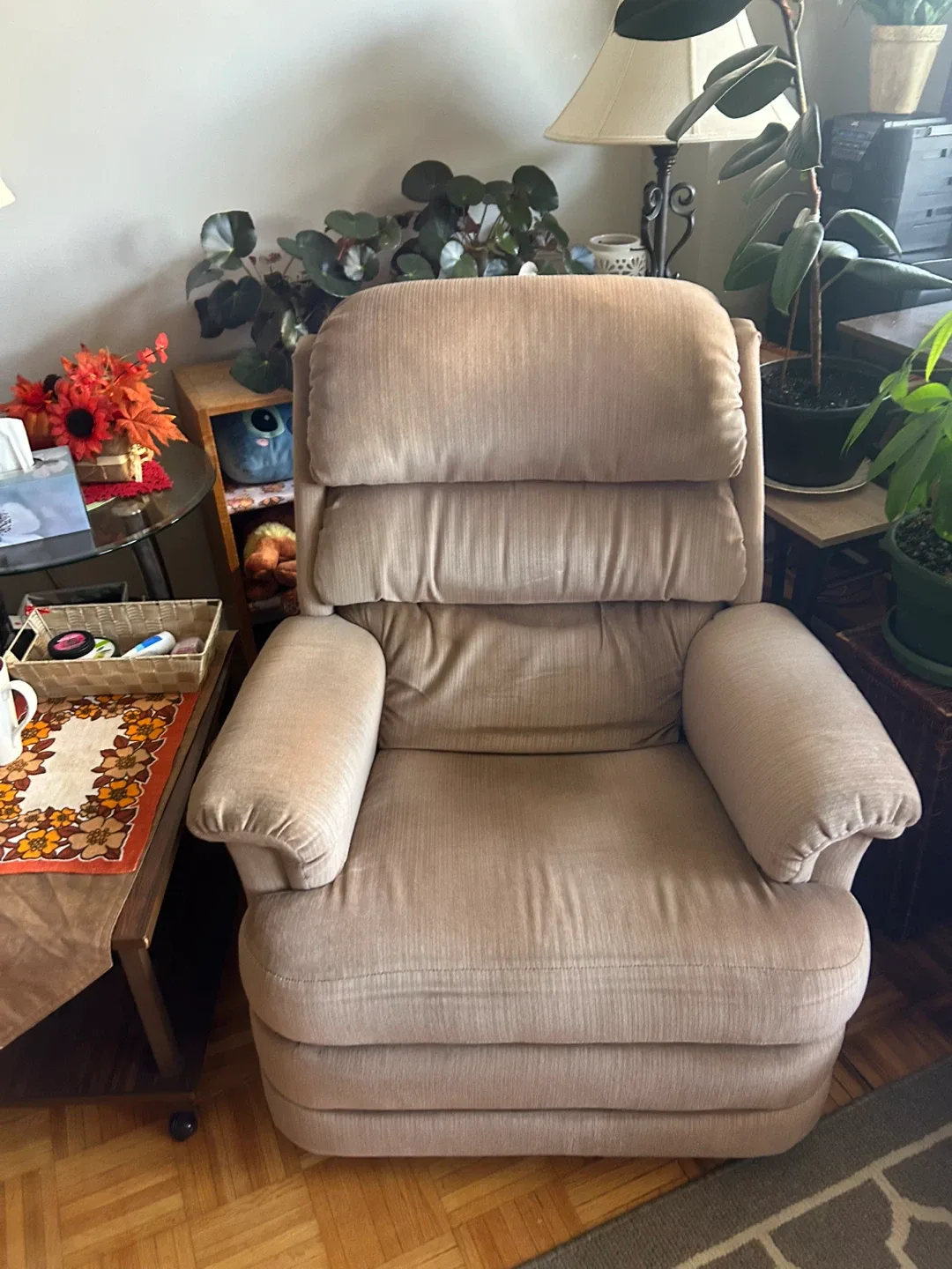 La-Z-Boy recliner thumbnail