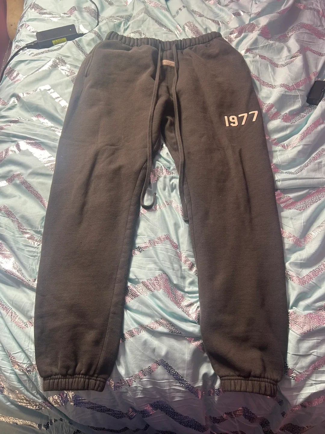 Essentials Fear of God 1977 Hoodie & Sweatpants Set image indicator(2)
