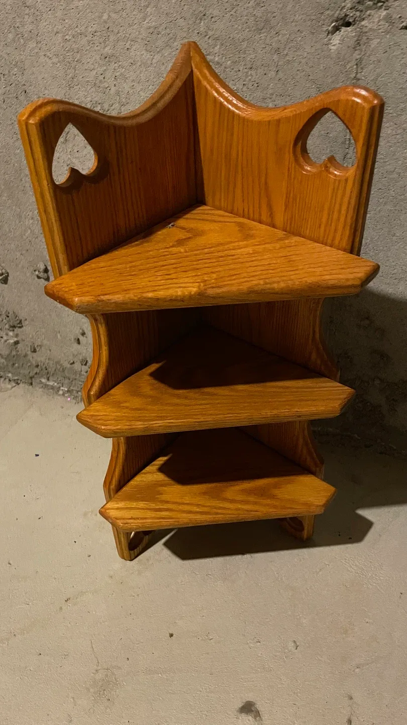 Wooden Corner Shelf with Heart Cutouts image indicator(2)
