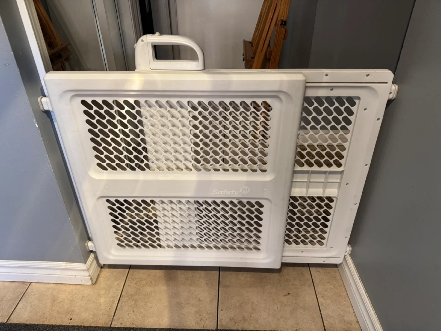 Safety 1st Baby Gate thumbnail