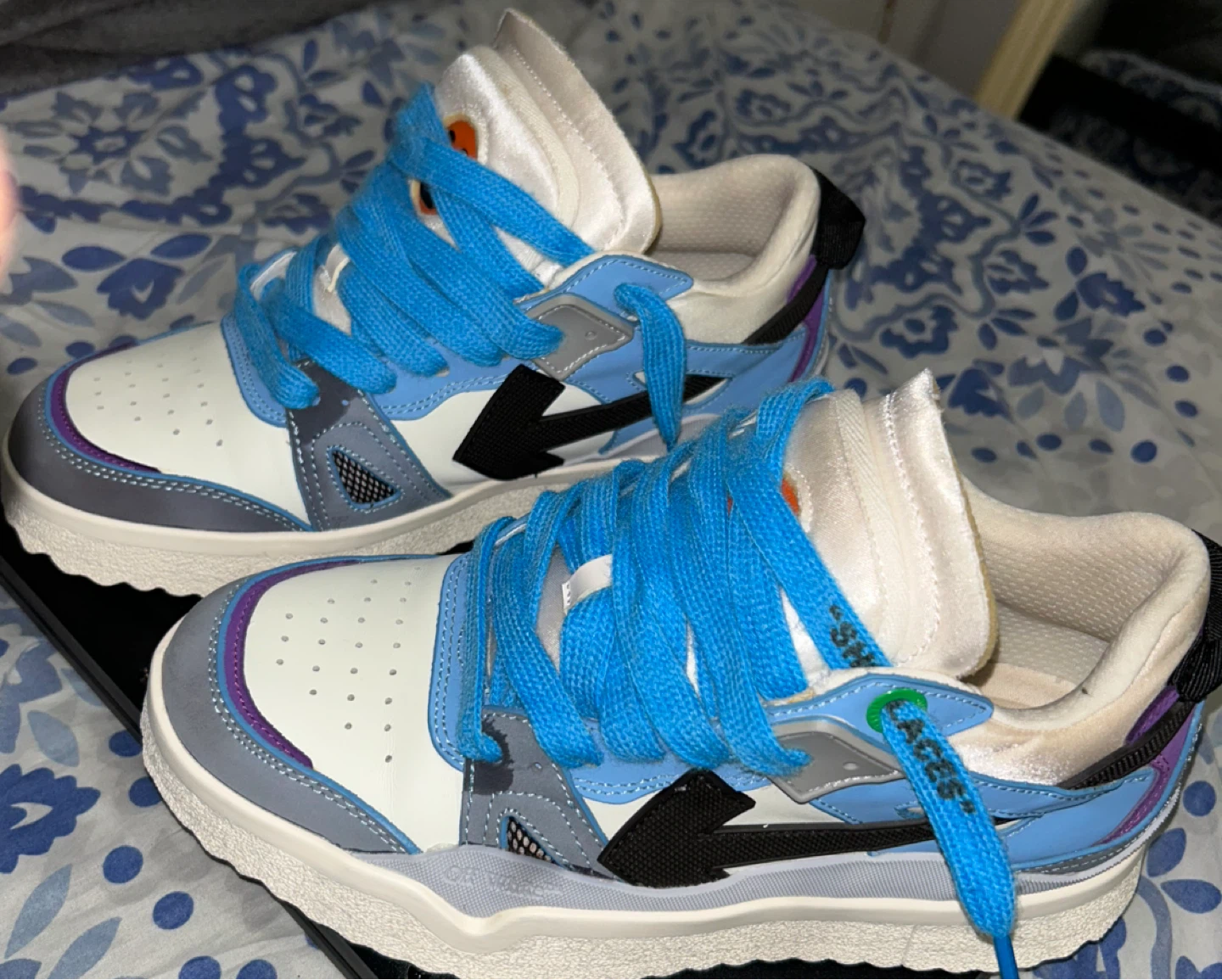 Off-White Out of Office OOO Sneakers - Size 41