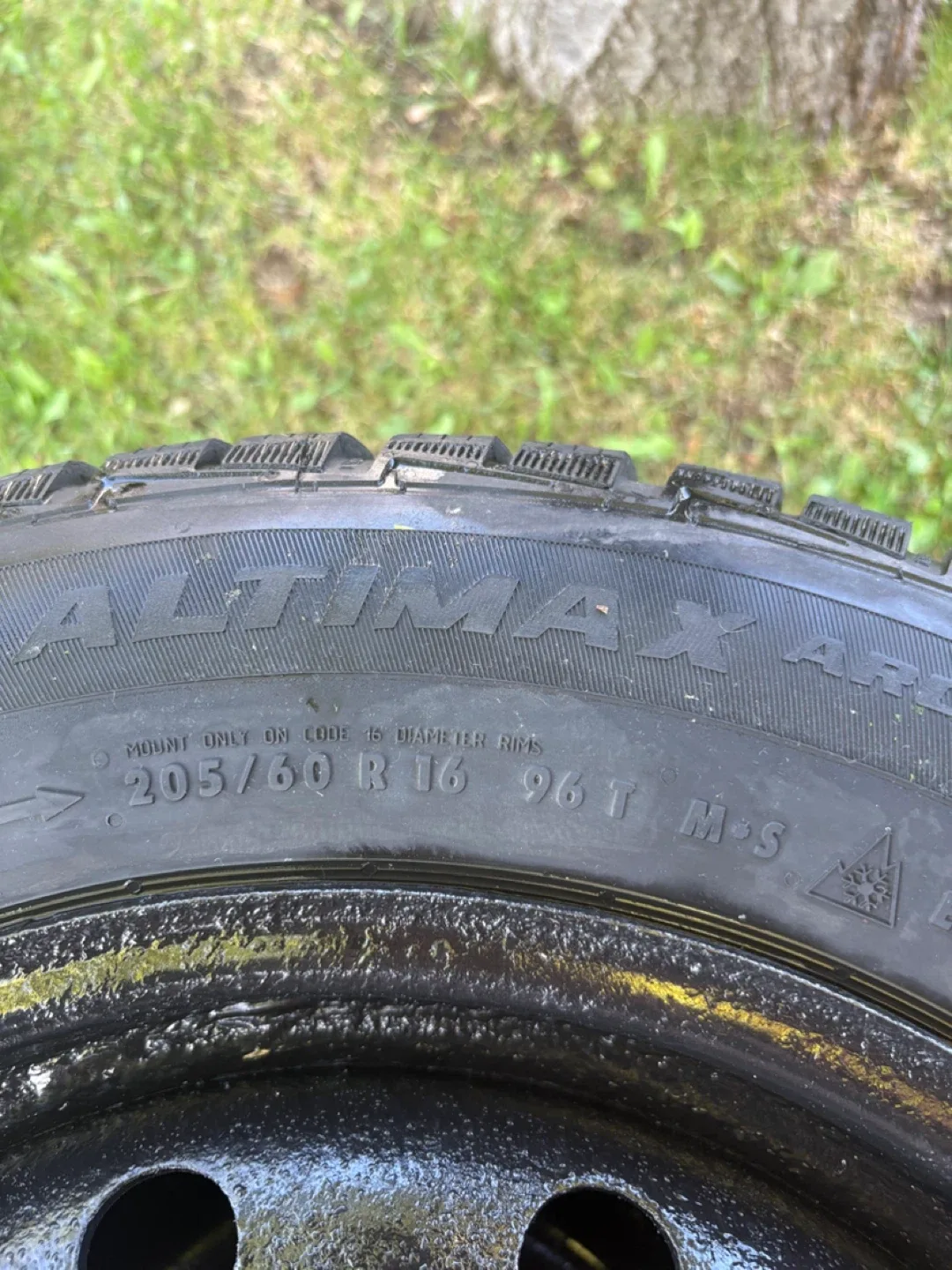Winter Tires with Rims image indicator(2)
