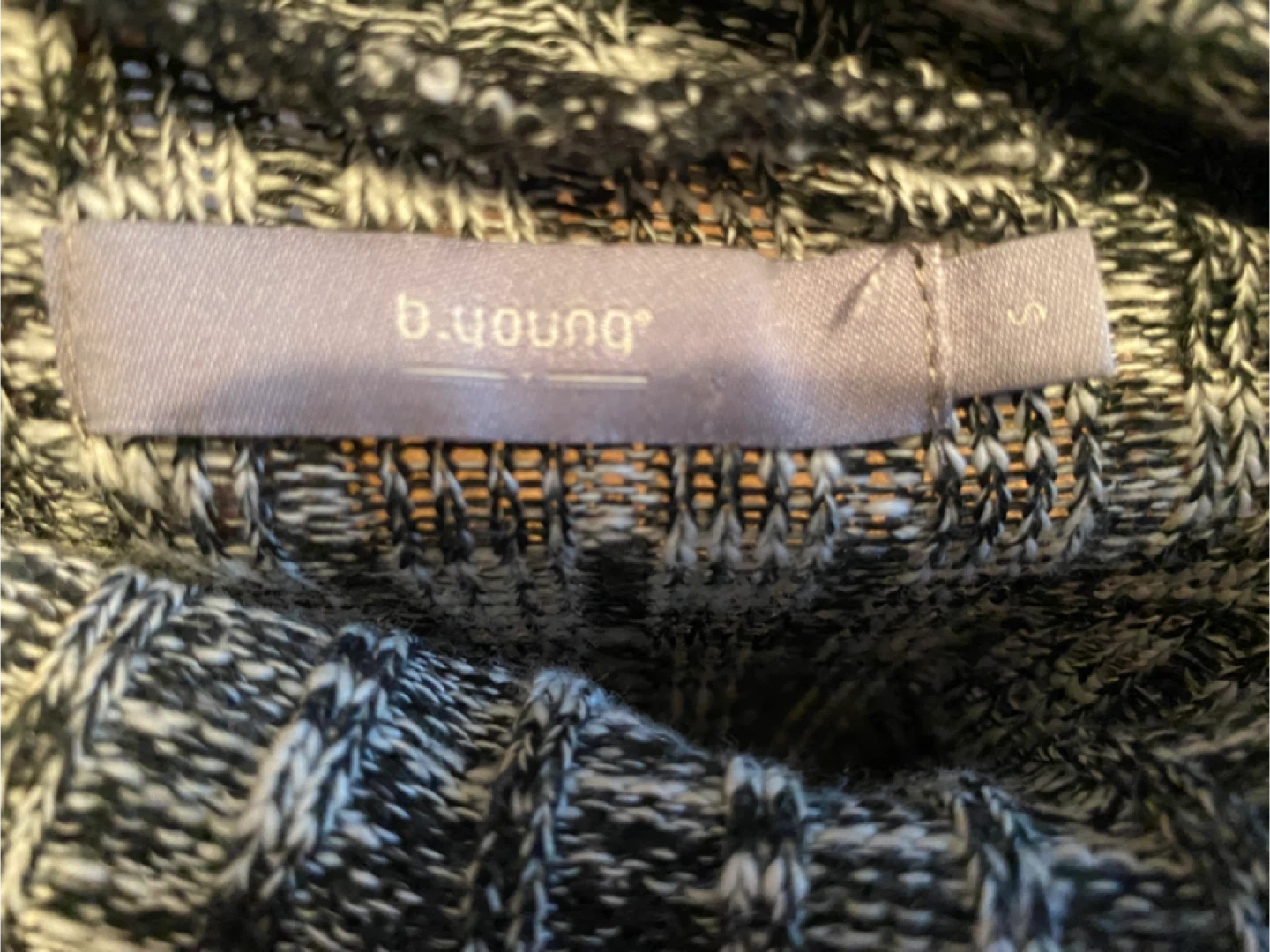 b.young Sleeveless Turtleneck Top - Size S - photo 3