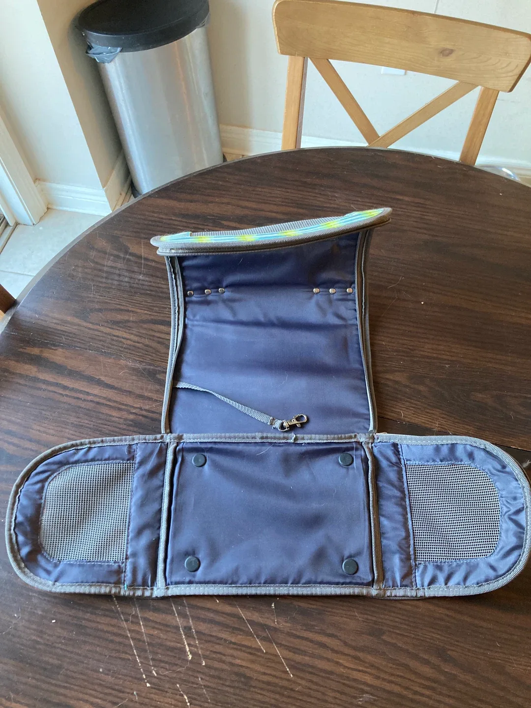 Pet Carrier - Blue & Green image indicator(6)