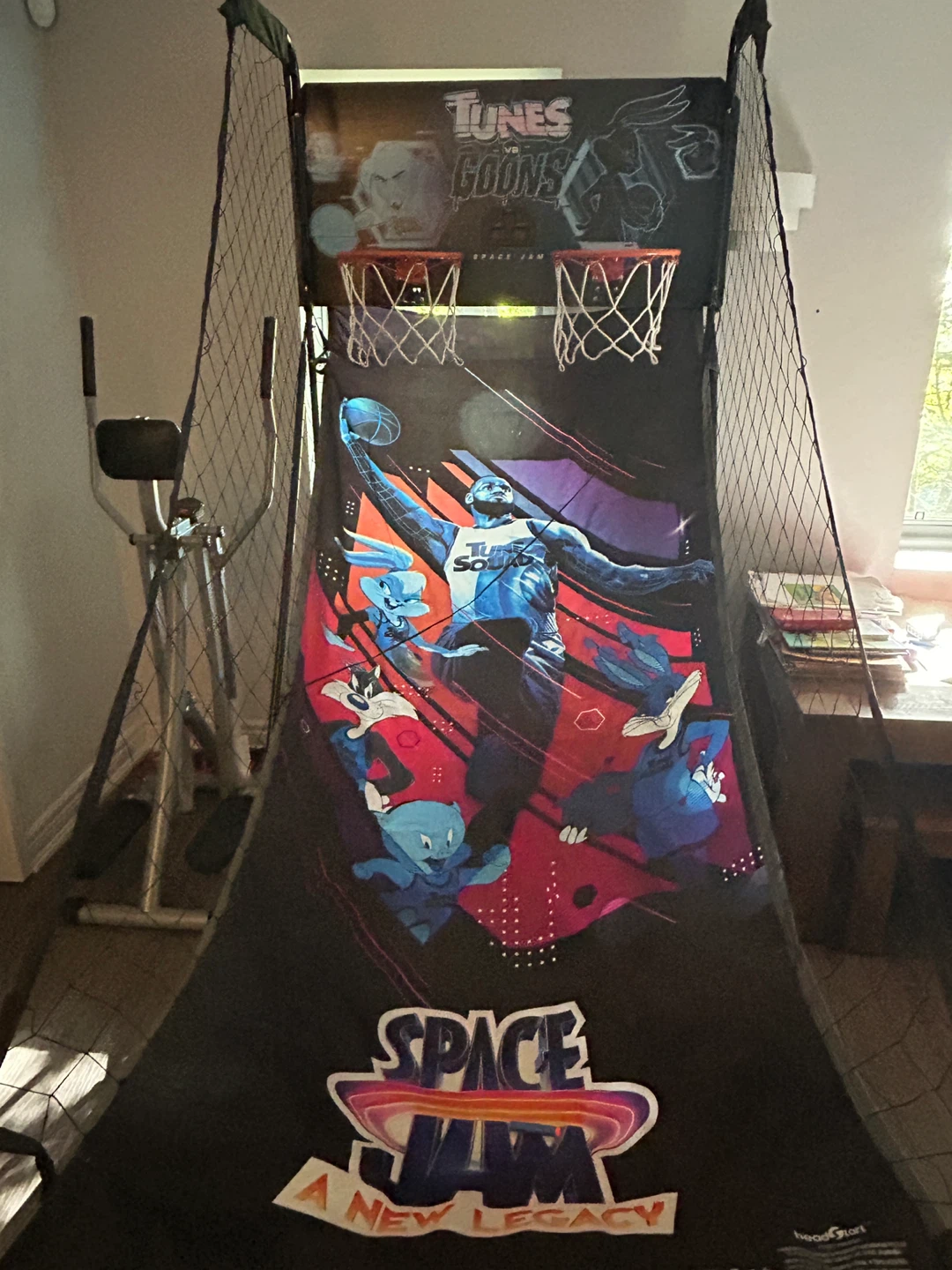 Space Jam Arcade Basketball Game