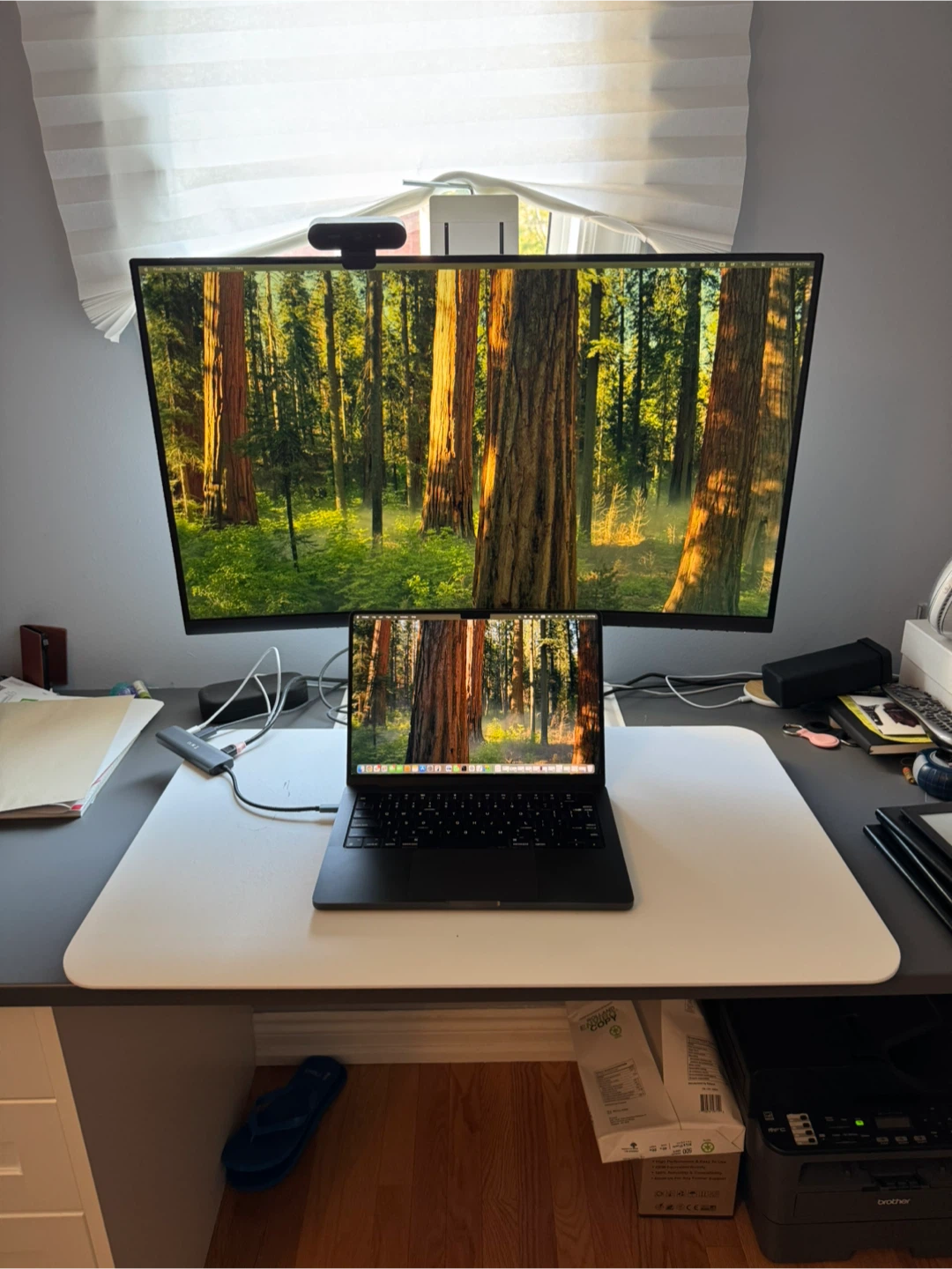 White Sit Stand Desk Converter - Humanscale dual monitor - photo 4