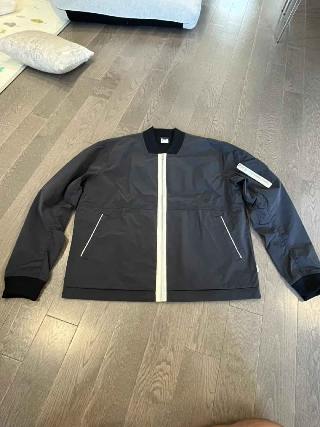 Nike Bomber Jacket, Size L thumbnail