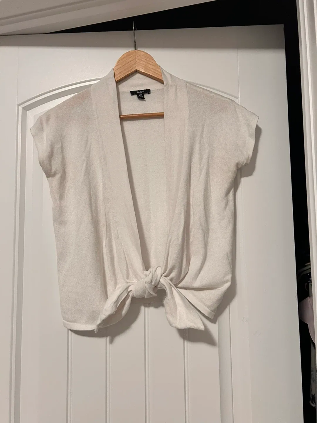 White short sleeved sweater thumbnail