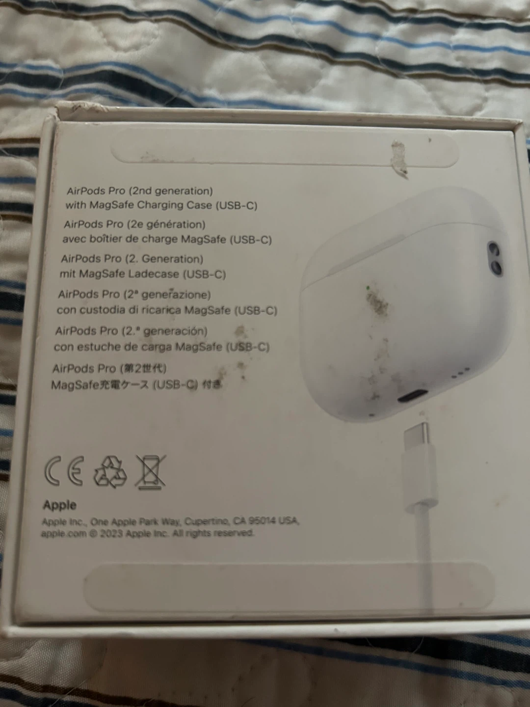Apple AirPods Pro (2nd Generation) with MagSafe Charging Case - photo 3