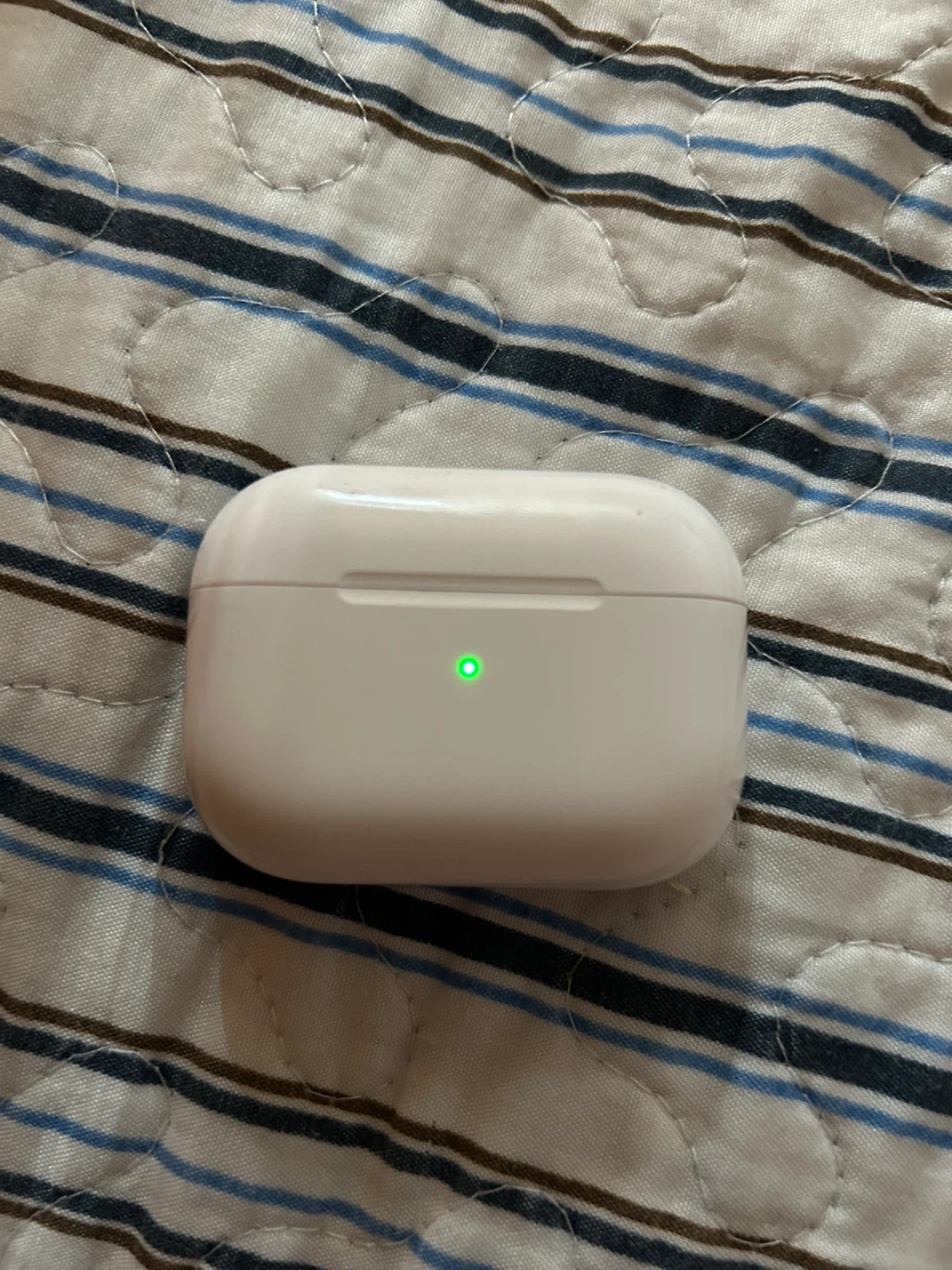 Apple AirPods Pro (2nd Generation) with MagSafe Charging Case