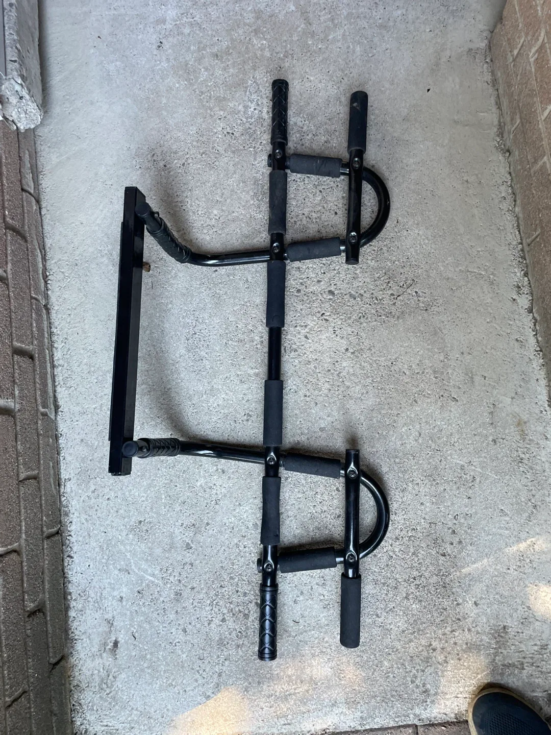 Exercise pull up bars thumbnail