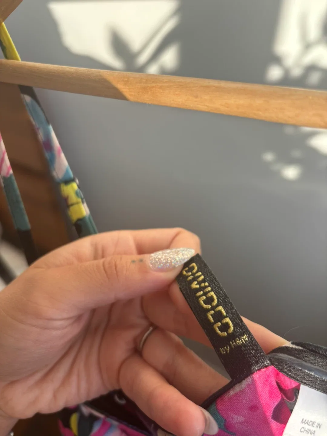 H&M Divided Floral Dress - Size 6 image indicator(3)