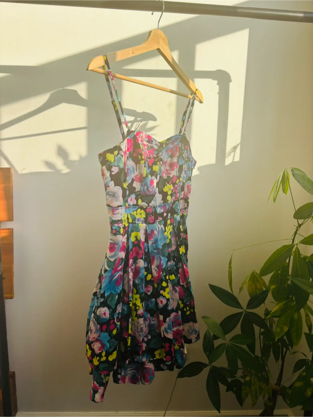 H&M Divided Floral Dress - Size 6 thumbnail