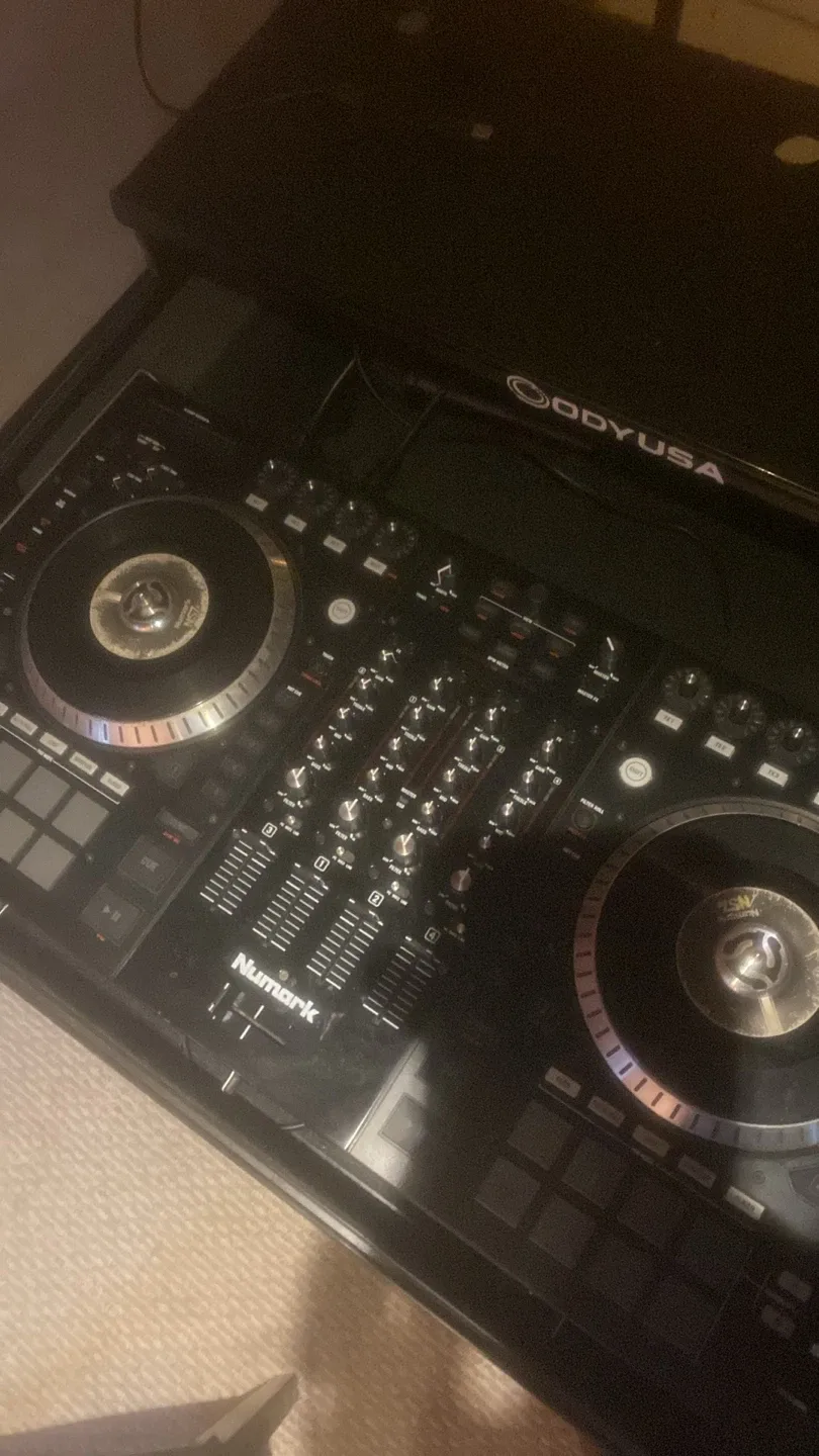 Numark NS7II Serato DJ Controller image indicator(3)