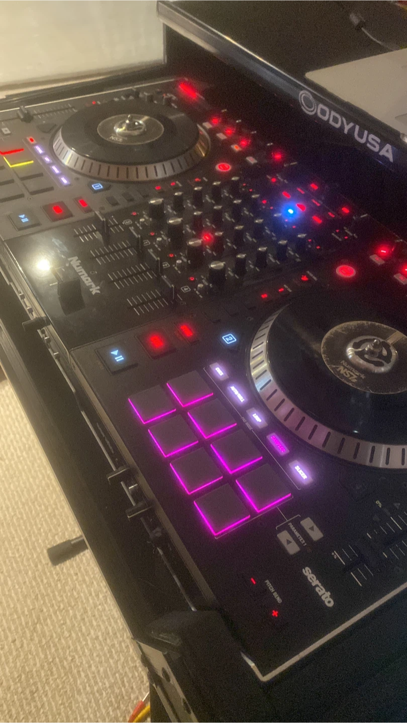 Numark NS7II Serato DJ Controller