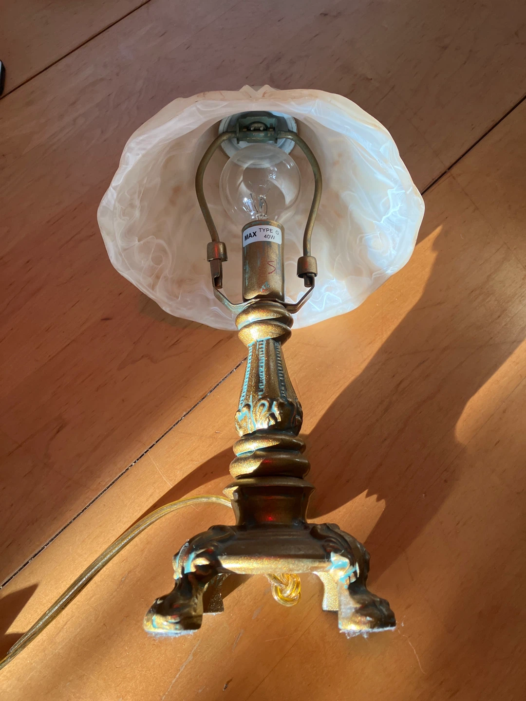 Vintage style glass and gold coloured lamp - photo 4